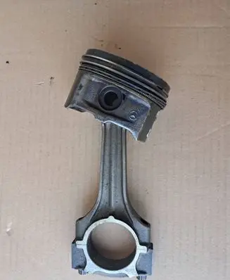 Mercedes-Benz E W124 Piston 111.940