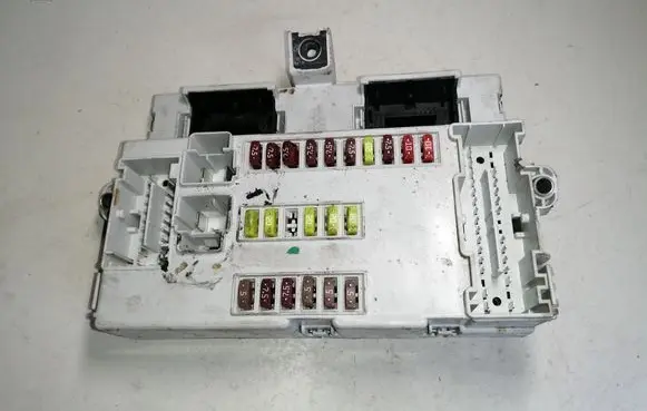 Alfa Romeo Giulietta Fuse module 50520758