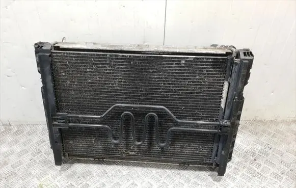 BMW 3 E90 E91 Coolant radiator 7526533