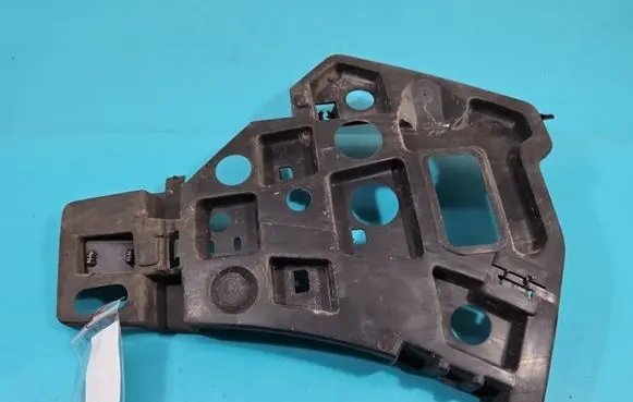Front bumper mounting bracket