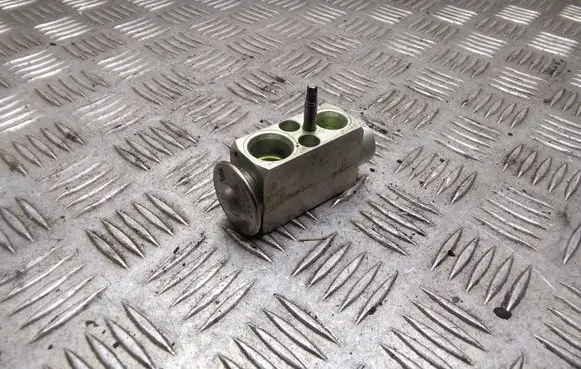 Volvo V60 Air conditioning (A/C) expansion valve 7010973 326508