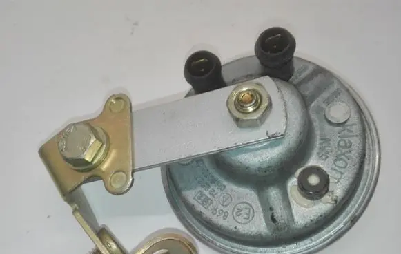 Volkswagen PASSAT B5 Alarm system siren 4A0951113