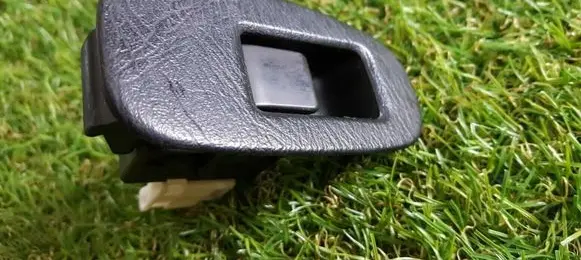 Nissan Almera Electric window control switch