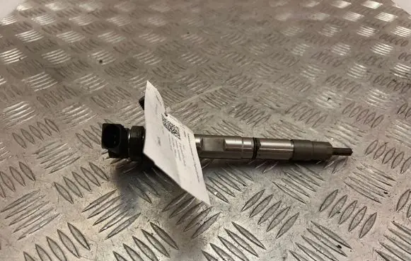Audi A5 Sportback 8TA Fuel injector 04L130277AE