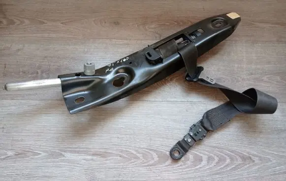 Volvo XC90 Front seatbelt 8093