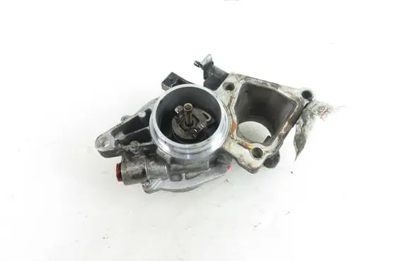Ford Mondeo Mk III Vacuum pump 72245410B