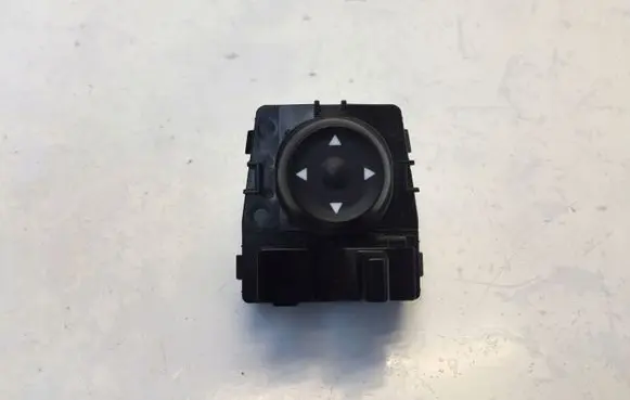Hyundai i20 (BC3 BI3) Wing mirror switch 93530BV000