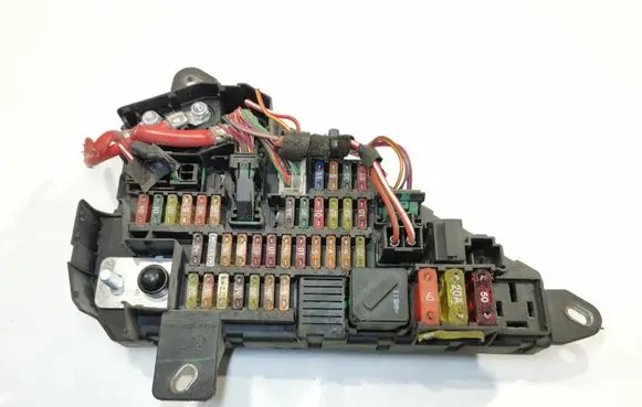 BMW 5 E60 E61 Fuse module 6906603