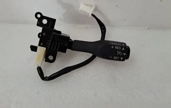 Toyota Avensis T270 Cruise control switch 8463205010