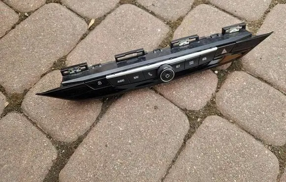 Opel Mokka B A set of switches 98348291