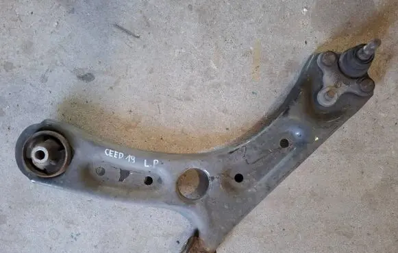 KIA Ceed Front control arm 54500G4AA0