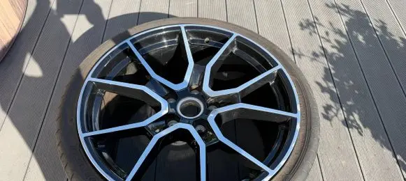 Porsche Taycan 9J1 R21 alloy rim 9J1601025BD