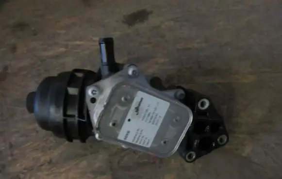 Mercedes-Benz B W246 W242 Oil filter mounting bracket