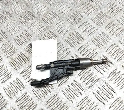 BMW 5 G30 G31 Fuel injector 0261500539 7639990