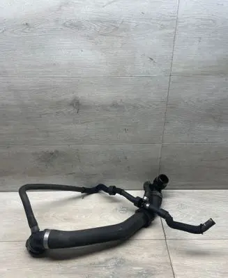 Engine coolant pipe/hose