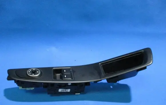Hyundai i20 (GB IB) Electric window control switch 93570-C8041