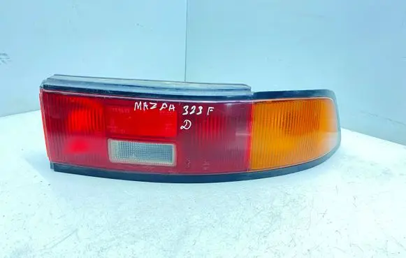 Mazda 323 F Rear/tail lights