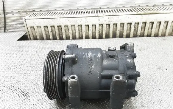 Ford Focus Air conditioning (A/C) compressor (pump) 3M5H19D629SB