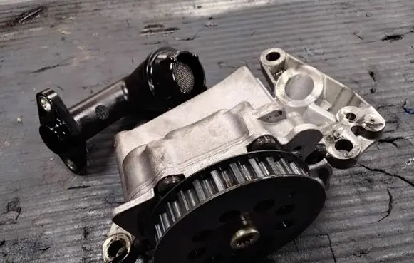 Audi A3 8Y Oil pump 05L115103F 05L115V01