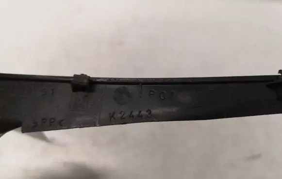 Mazda 5 Wiper trim