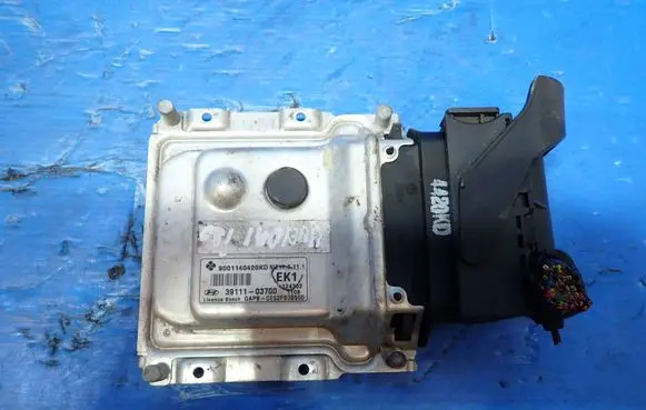 Hyundai i20 (PB PBT) Engine control unit/module ECU 39111-03700
