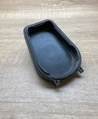 Volkswagen Touran I Headlight/headlamp dust cover 1305239232