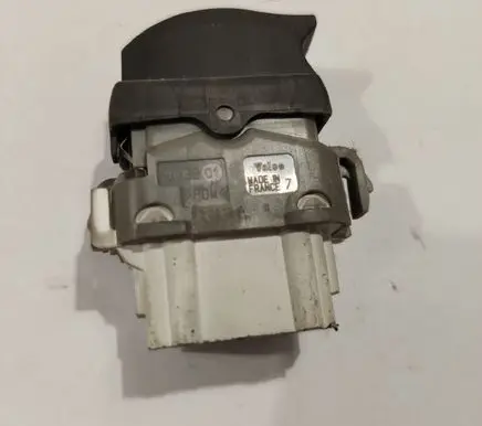 Renault Espace - Grand espace IV Electric window control switch 220510A
