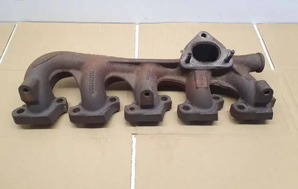 Volvo XC70 Exhaust manifold 30731980