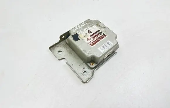 Nissan X-Trail T30 Torque split ecu control unit/module 41650EQ070 A68000U06