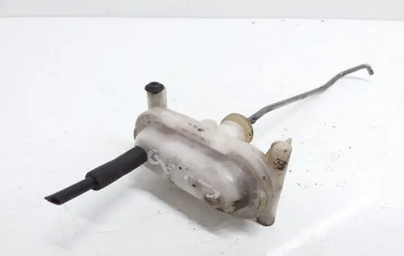 Volkswagen Golf III Central locking vacuum pump 1H6862159
