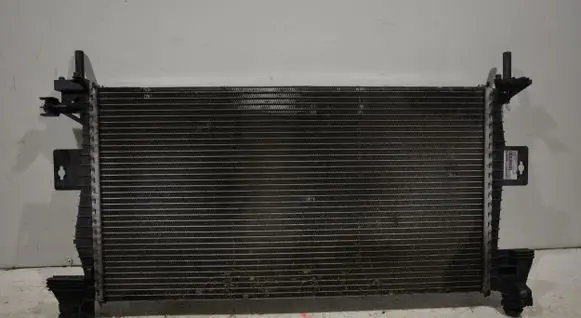 Ford Focus Coolant radiator BV618005AD