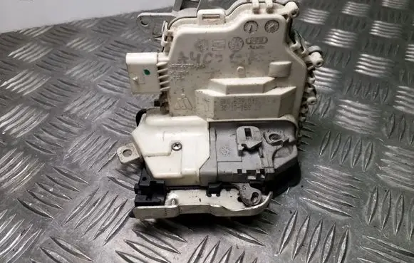 Audi A4 S4 B8 8K Rear door lock 8K0839015C