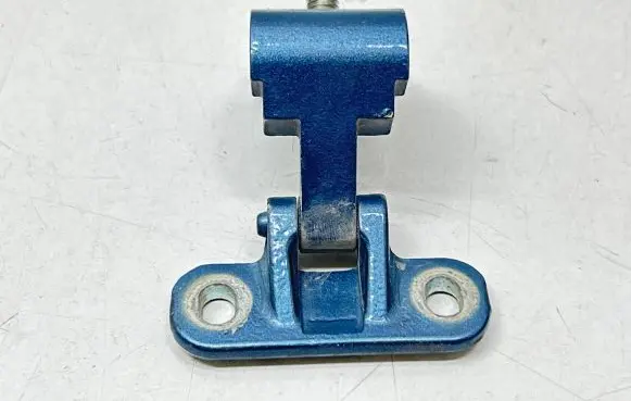 Volkswagen PASSAT B8 Tailgate/trunk/boot hinge 8V3827299B