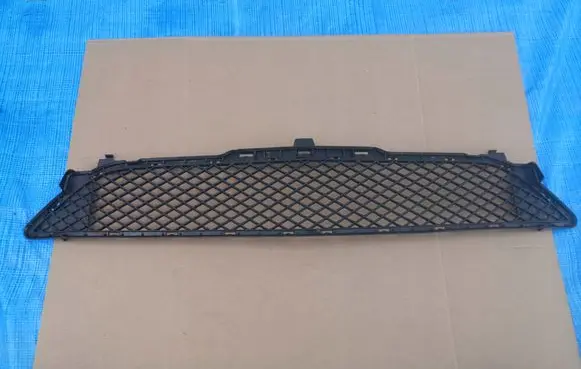 Mercedes-Benz B W246 W242 Front bumper lower grill A2468851122