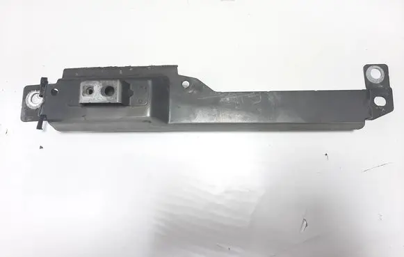 Volvo XC60 Fender mounting bracket 31424581