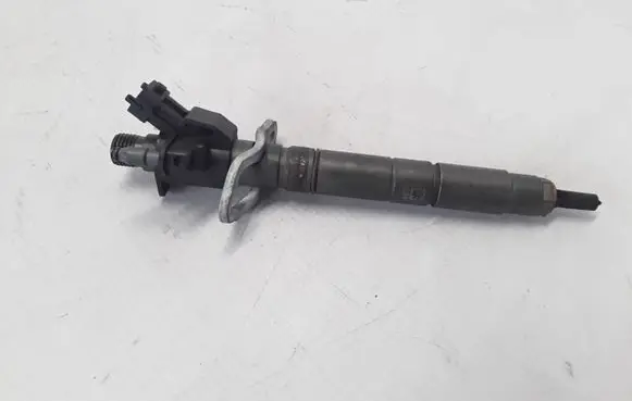 Volvo C70 Fuel injector