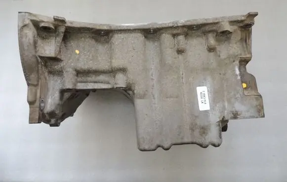 Toyota Yaris Oil sump 121010Y100