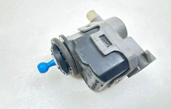 Headlight level adjustment motor