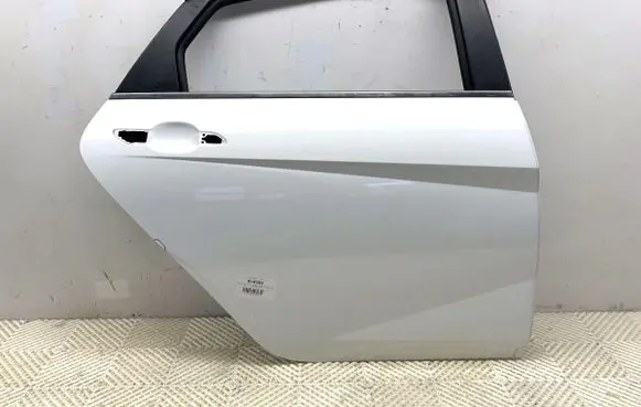 Hyundai Elantra VII Rear door 