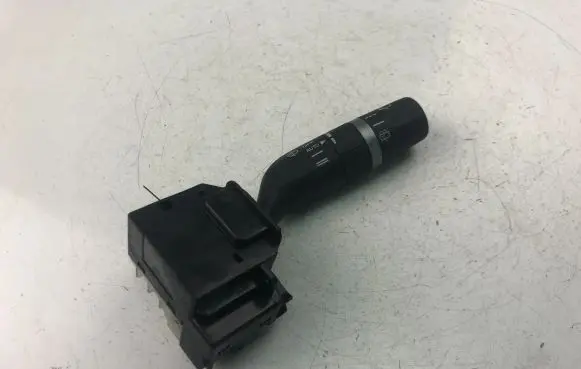 Mazda 3 II Indicator stalk 17D682