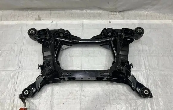 Land Rover Discovery 5 Rear axle beam 