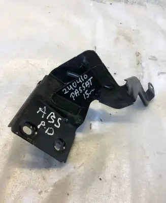 Volkswagen PASSAT B8 ABS pump bracket 5q1614235