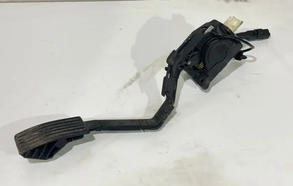 Peugeot 407 Accelerator throttle pedal 9650341780