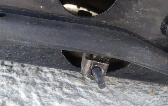 Jaguar X-Type Rear door check strap stopper
