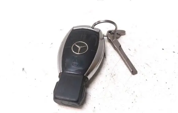 Mercedes-Benz A W169 Ignition key/card 