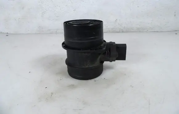 Volkswagen PASSAT B6 Mass air flow meter 074906461B