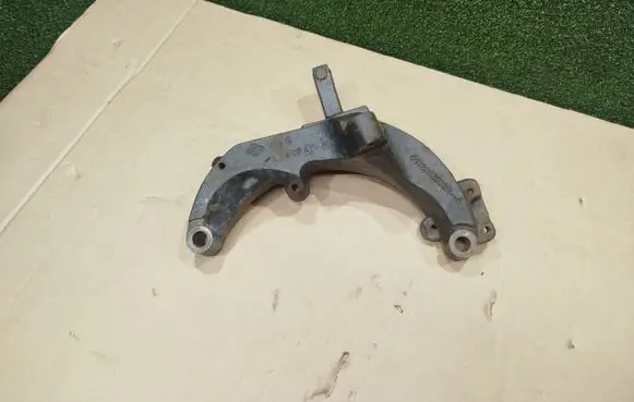 Opel Movano B Gearbox mounting bracket 0112333988R