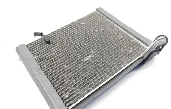 Toyota Yaris Air conditioning (A/C) radiator (interior) 