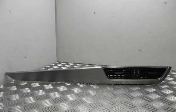 Mercedes-Benz C AMG W204 Dash center air vent grill A2048306154 T7796