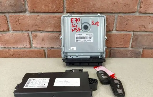 BMW X5 E70 Engine control unit/module 8517015 0281018319